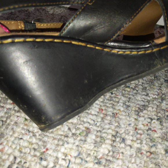 9 B.O.C. Born Concept black wedge heel cross strap leather sandal - Picture 4 of 13